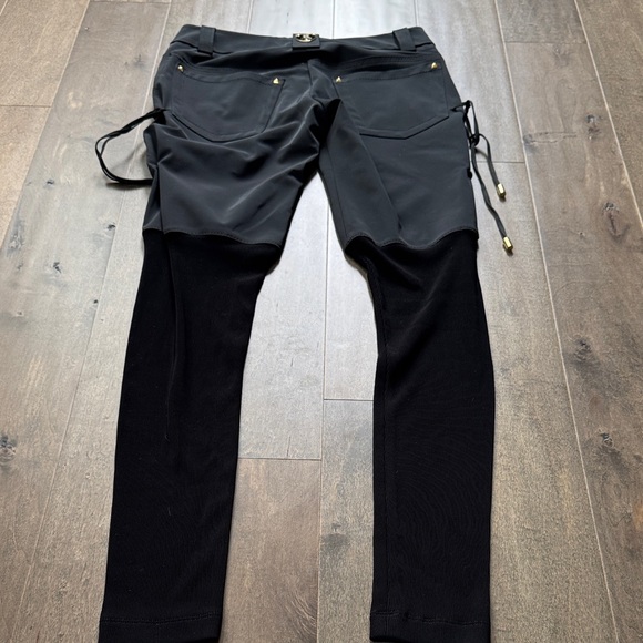 Chic Black Women's Pants with Pocket Detail - Picture 4 of 5